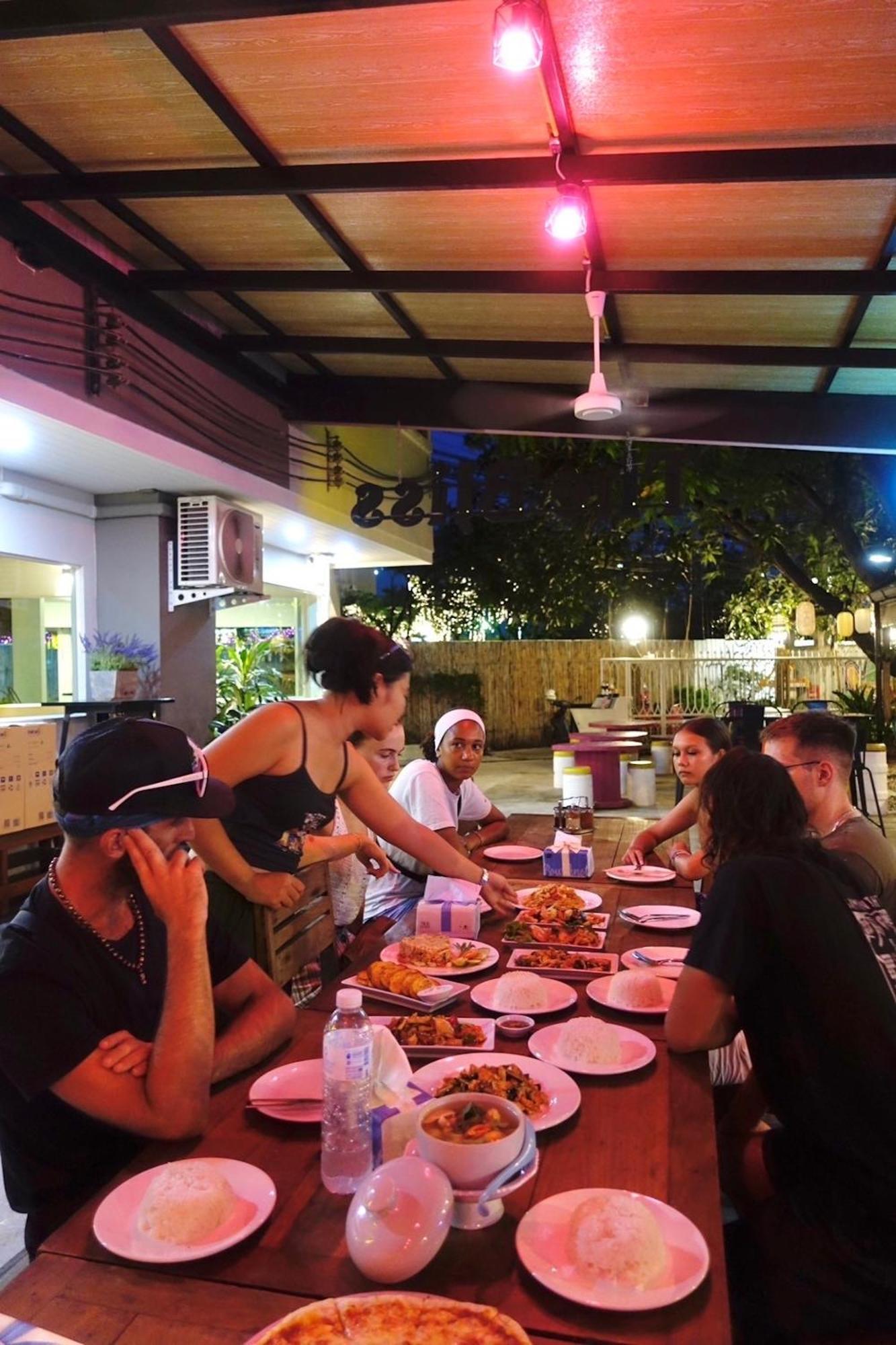 Revolution Khao San By The Bliss Hostel Μπανγκόκ Εξωτερικό φωτογραφία