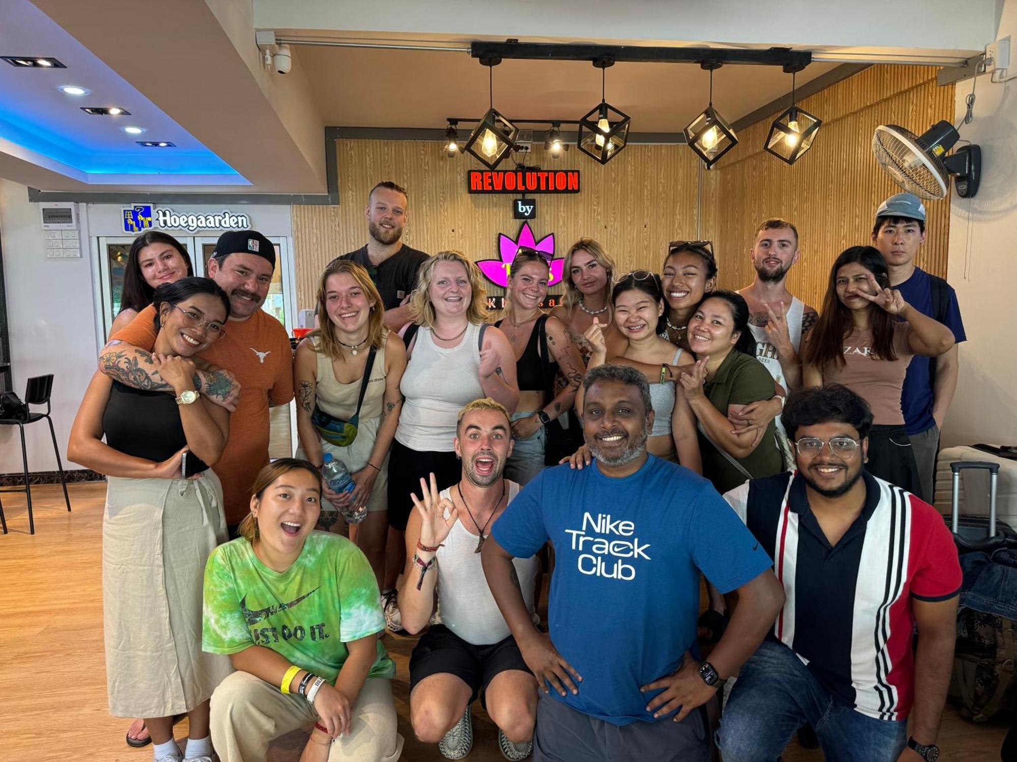 Revolution Khao San By The Bliss Hostel Μπανγκόκ Εξωτερικό φωτογραφία